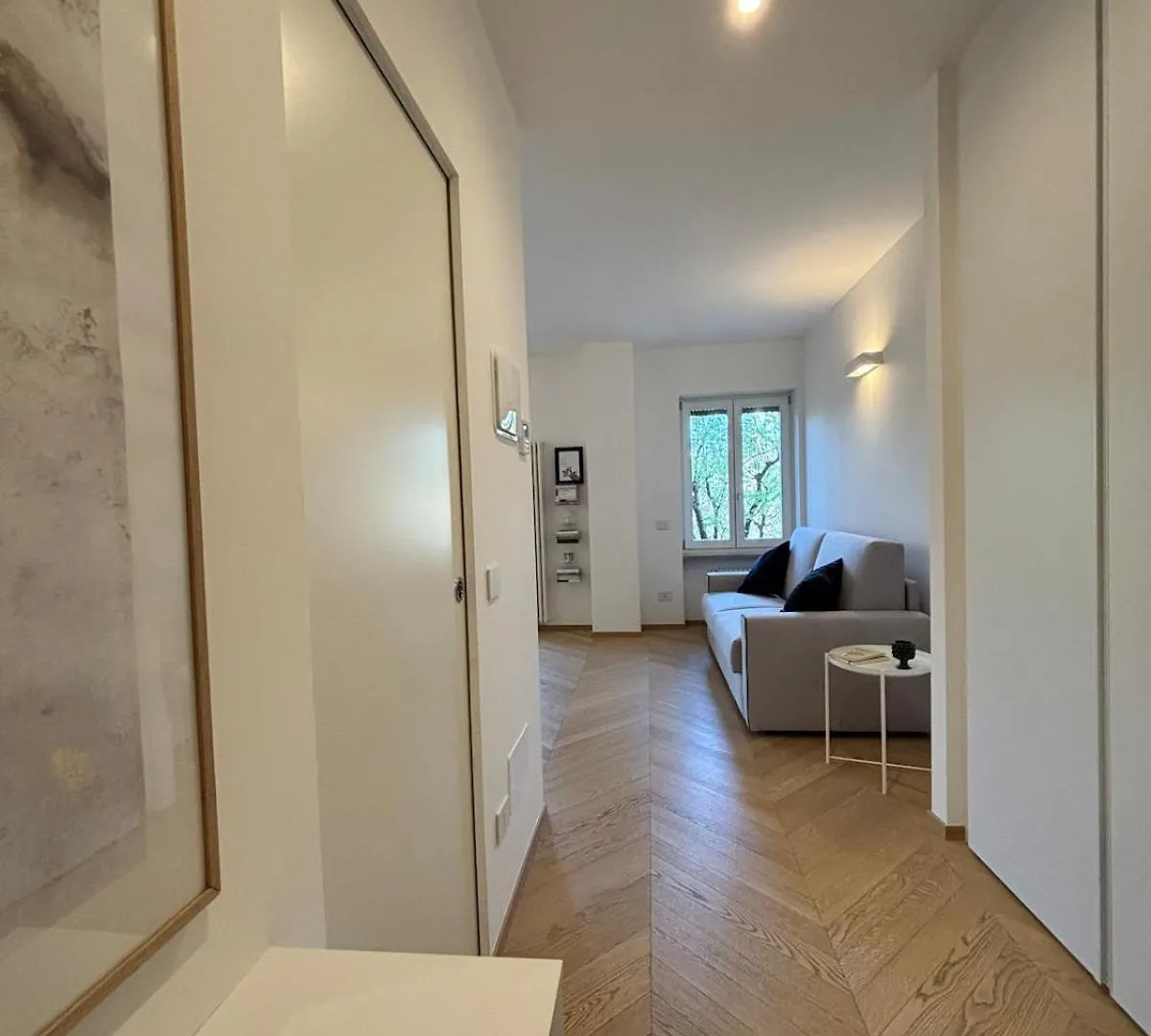 Bright Apartment With Balcony - Navigli Milánó